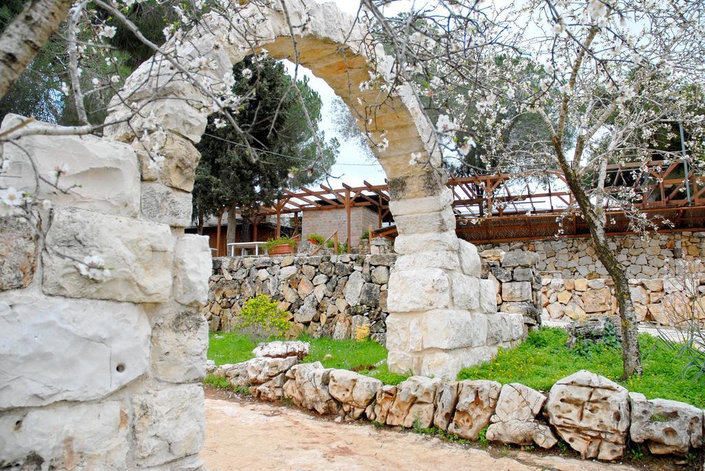 Logos Hotel In Yad Hashmona Exterior photo