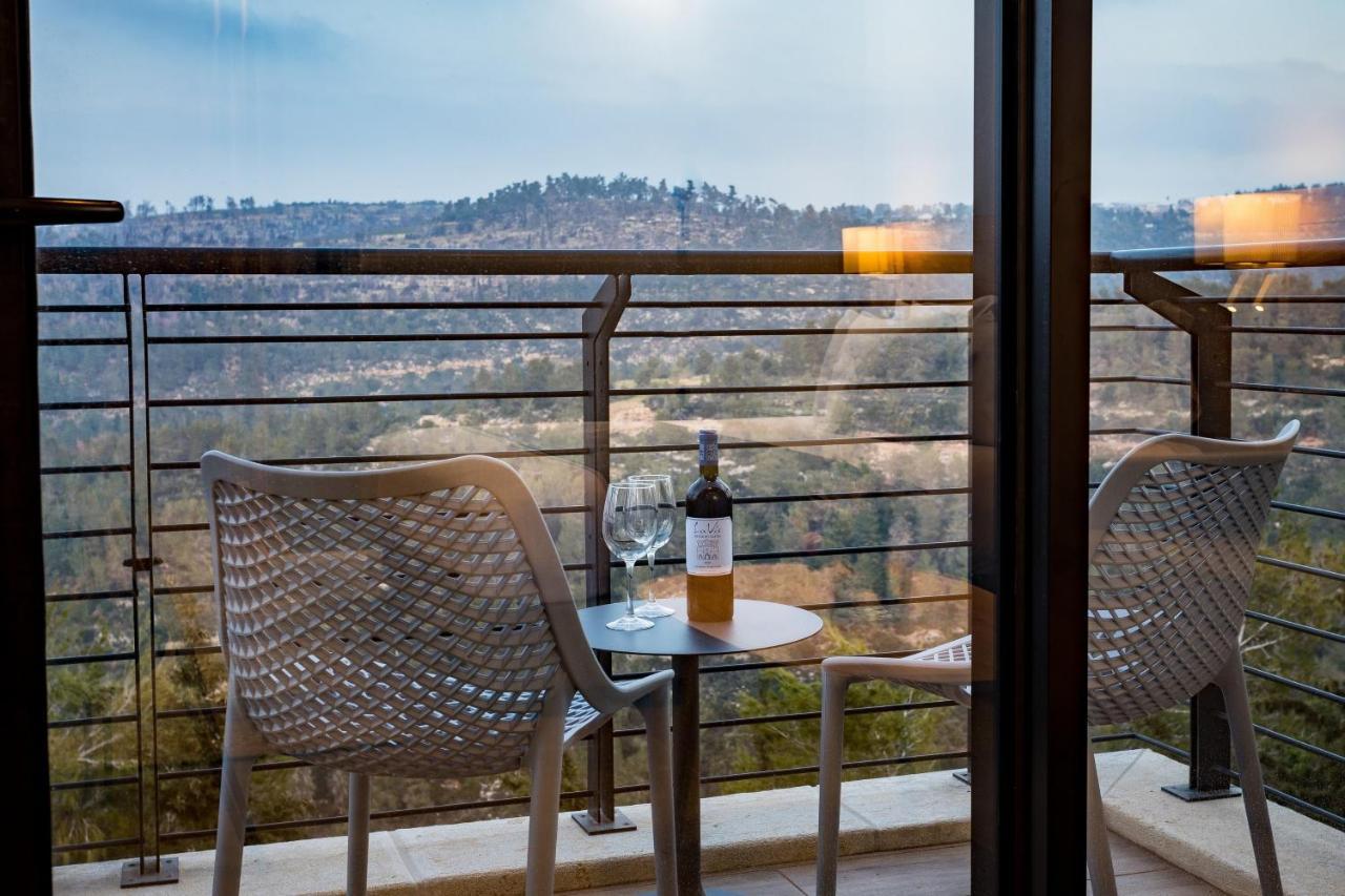 Logos Hotel In Yad Hashmona Exterior photo
