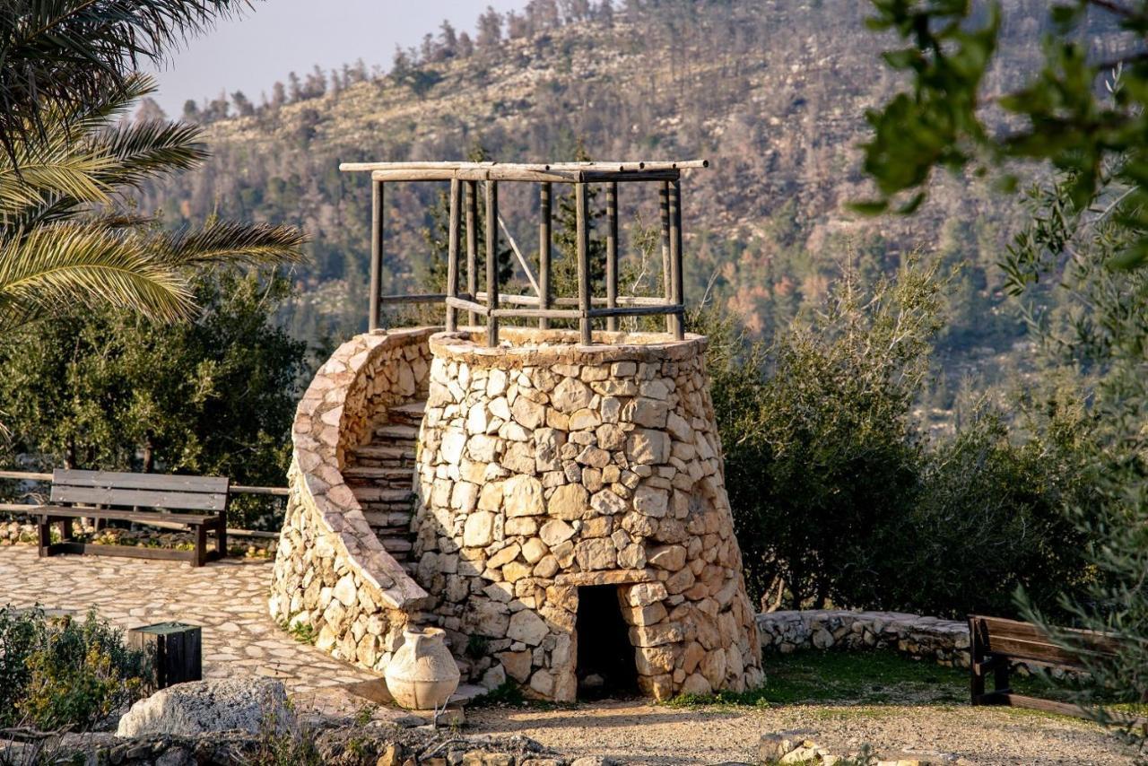 Logos Hotel In Yad Hashmona Exterior photo