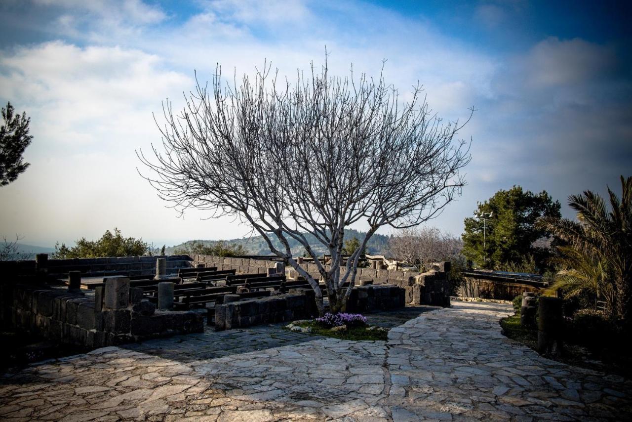 Logos Hotel In Yad Hashmona Exterior photo