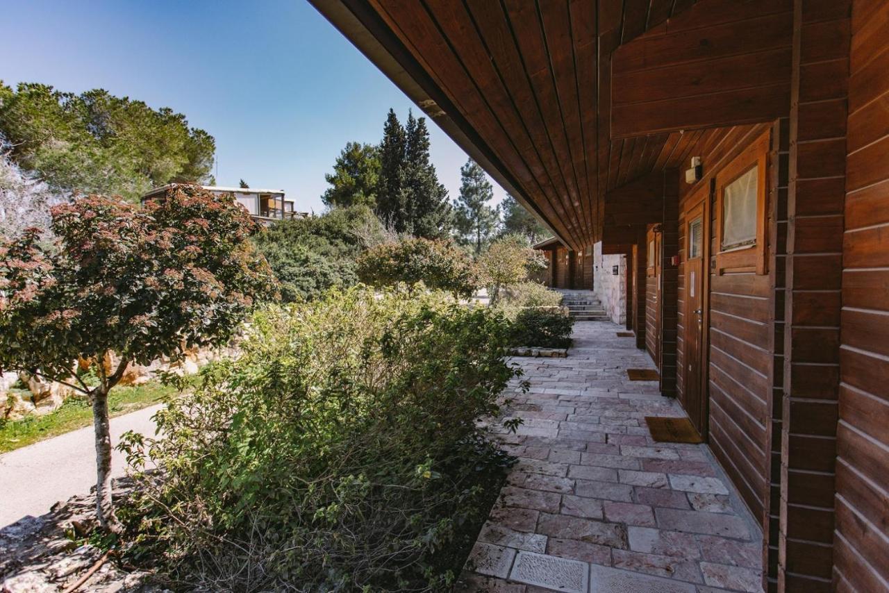Logos Hotel In Yad Hashmona Exterior photo